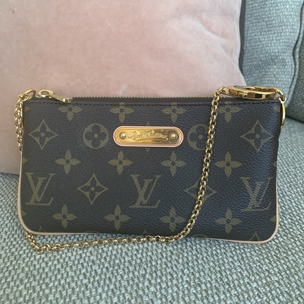 Small 100% Authentic Never Used  Louis Vuitton